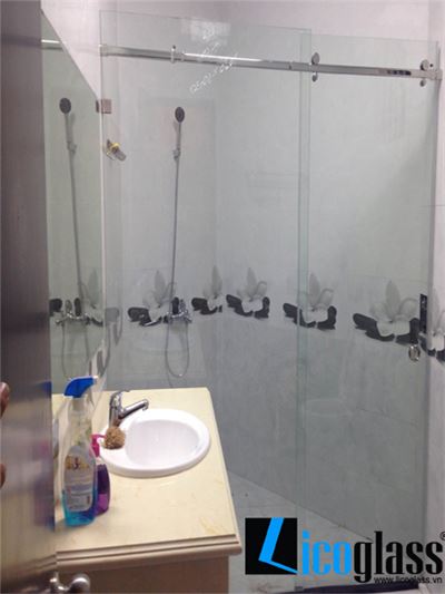 VÁCH TẮM KÍNH CỬA TRƯỢT THCS ĐOÀN THỊ ĐIỂM