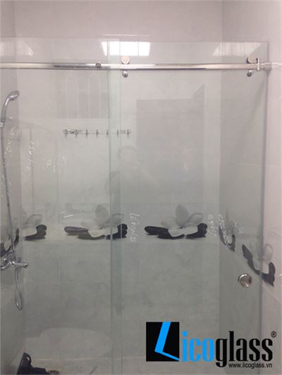 VÁCH TẮM KÍNH NHÀ KHÁCH THCS ĐOÀN THỊ ĐIỂM