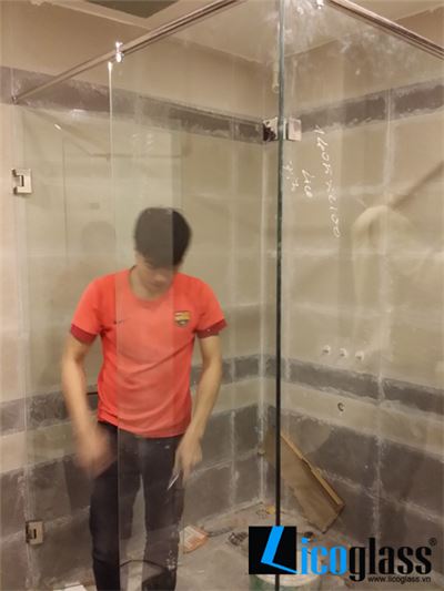 VÁCH KÍNH PHÒNG TẮM CHUNG CƯ HIỆN ĐẠI TẠI HÀ NỘI 