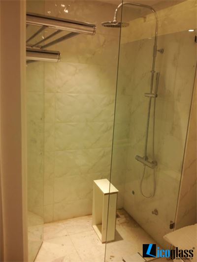 MẪU VÁCH TẮM KÍNH 2311C GOLDENLAND