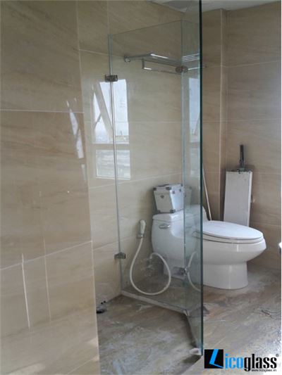 MẪU VÁCH TẮM KÍNH NHÀ 805 TRUNG KÍNH 