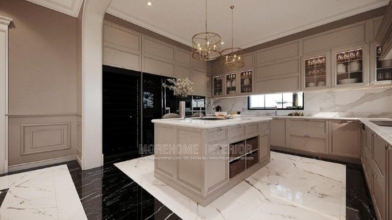 Tủ bếp chữ U gỗ tự nhiên cao cấp khiến không gian nhà phố, biệt thự trở nên sang trọng và tinh tế hơn.